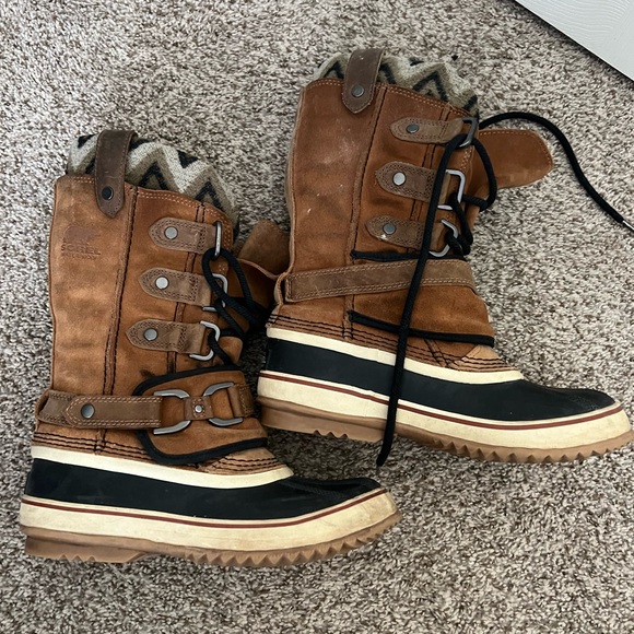 Sorel Winter Boots - Picture 2 of 5